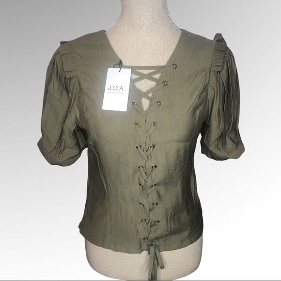 J.O.A Army Green Puff Sleeve Lace Up Back Blouse Size Medium New with Tags - Picture 1 of 5